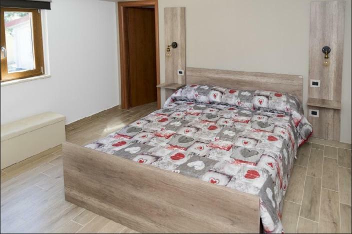 A Due Passi Bed & Breakfast ลอริกา ภายนอก รูปภาพ